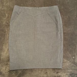 Worthington Gray Pencil Skirt. Size 8. Fully lined.